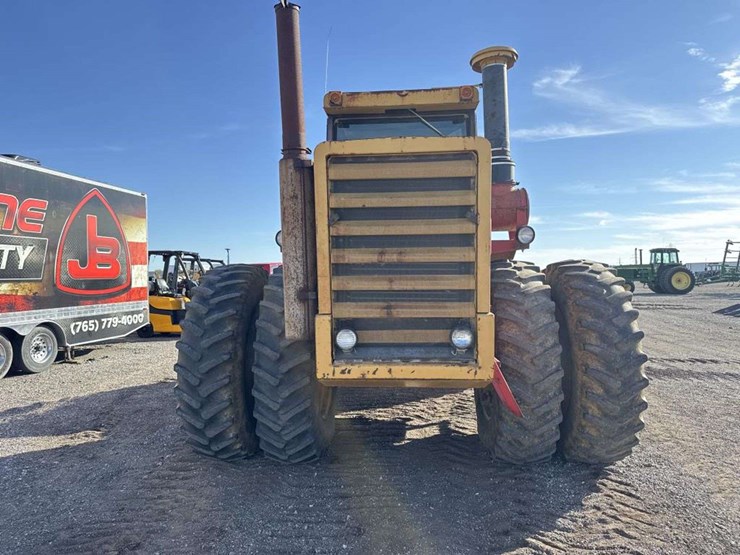 1983-versatile-835-image-12