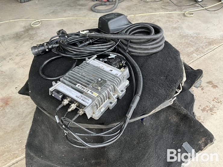 john-deere-jd-link-modular-telematics-gateway-4g-lte-image-1