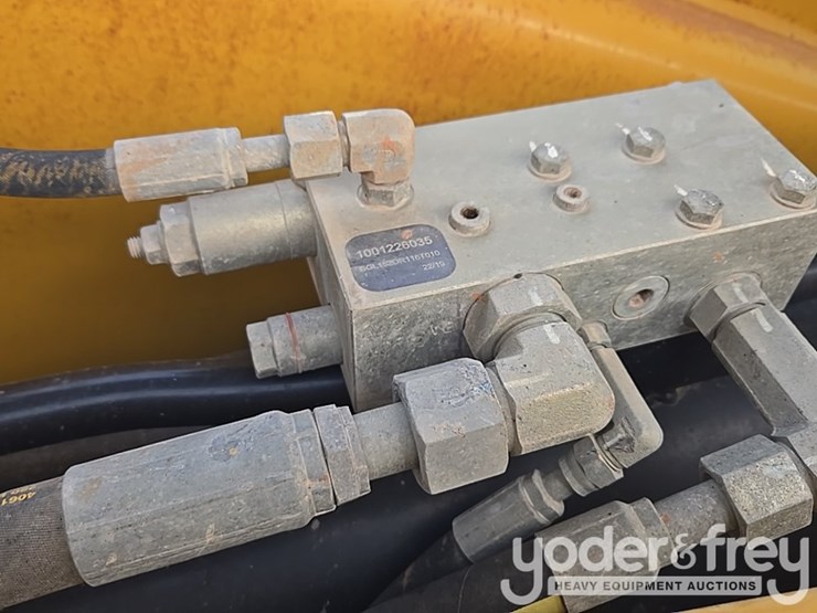 2019-caterpillar-tl1255d-image-71