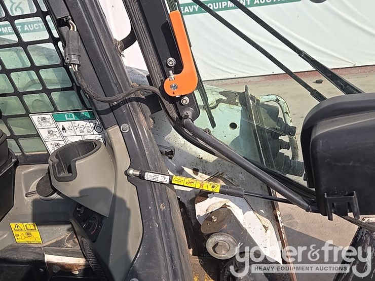 2021-bobcat-t595-image-68