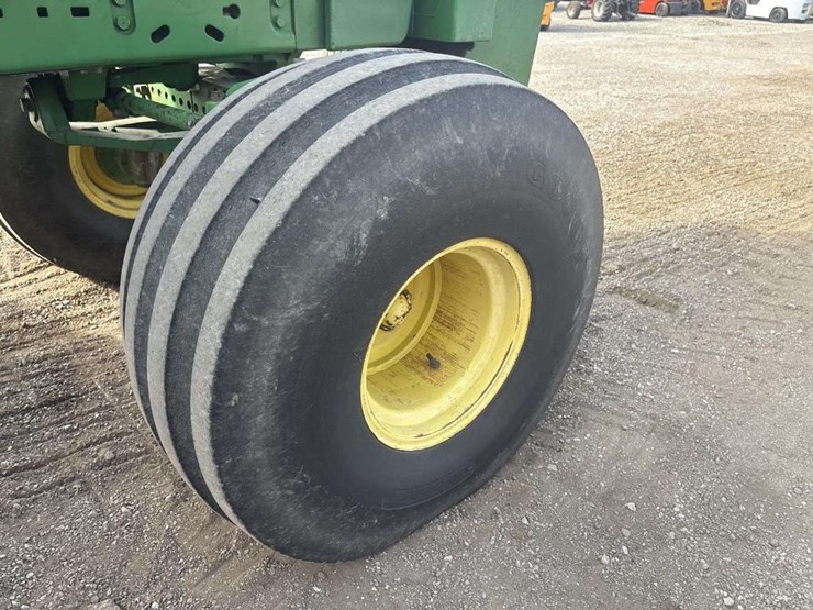 john-deere-4650-image-12