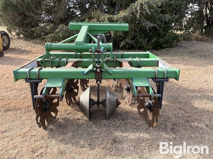 blu-jet-pivot-track-closer-image-2