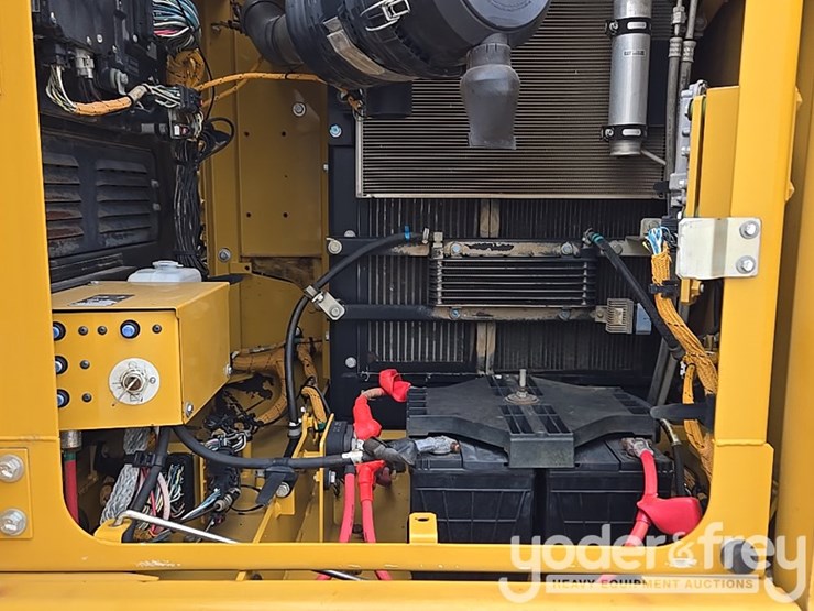 2016-caterpillar-312fgc-image-87