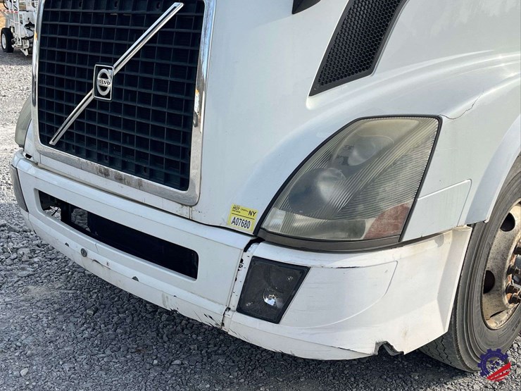 2016-volvo-d11-s/a-truck-tractor-image-15