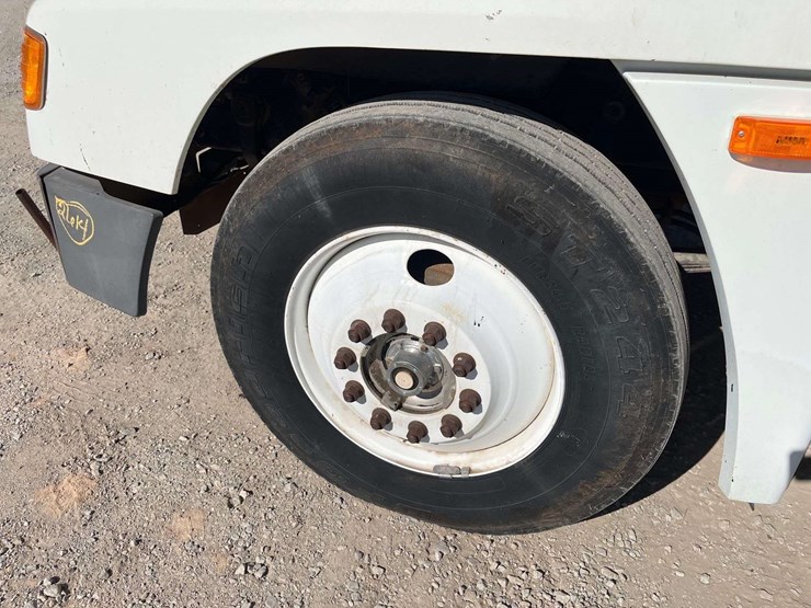 1995-freightliner-fld120-image-28