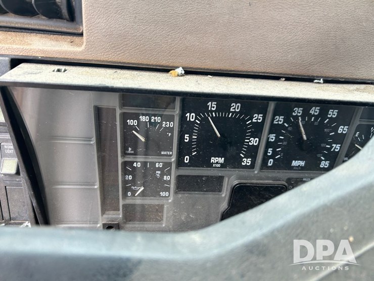 1992-ihc-8100-truck-(cp1306,-unit-431)-image-26