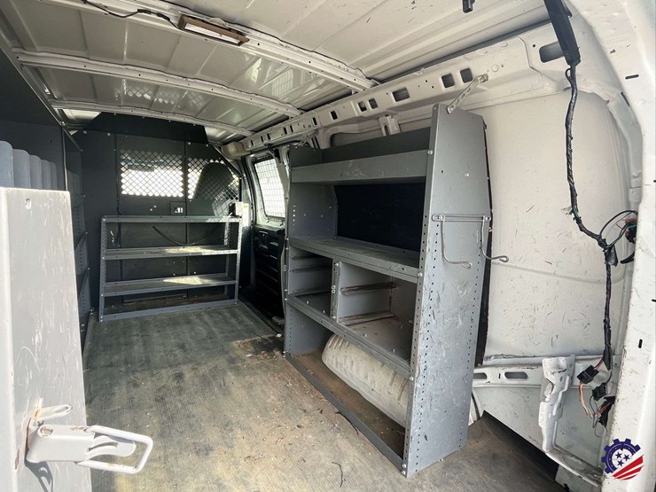 2012-chevrolet-express-van-image-28