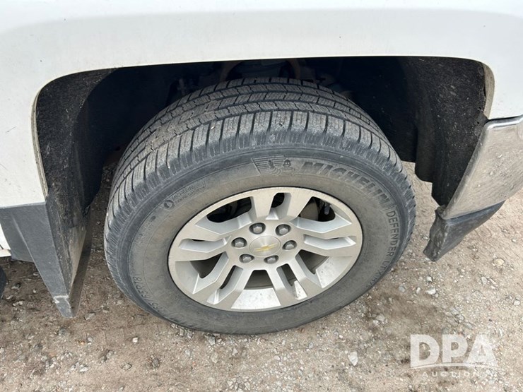 2018-chevrolet-silverado-4-door-pickup-(cp1307,-unit-12086)-image-16