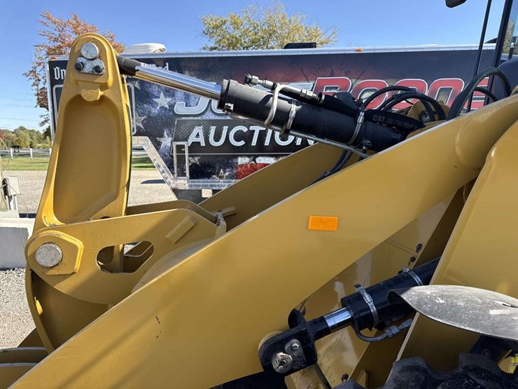 caterpillar-910m-image-13