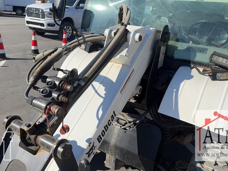 bobcat-toolcat-5600-image-9