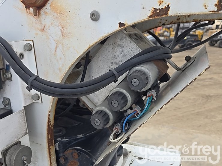 2014-dodge-service-truck-image-10