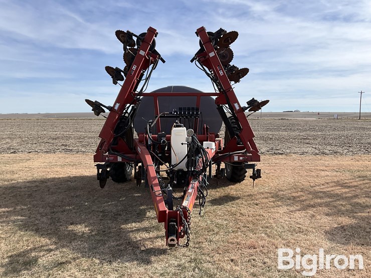 case-ih-2800-image-2