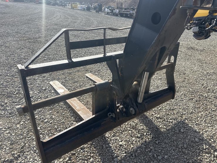 2015-jlg-g6-42a-image-15