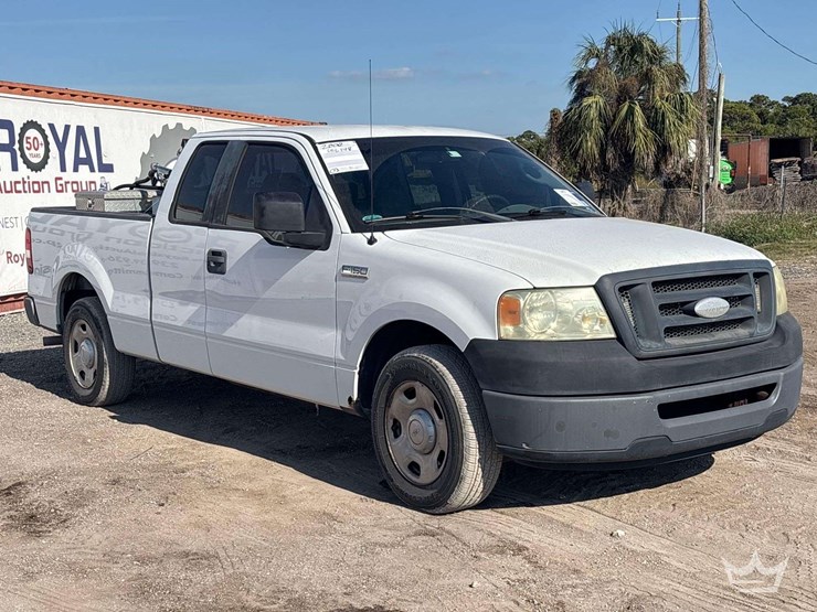 2008-ford-f-150-ext.-cab-pickup-truck-image-2