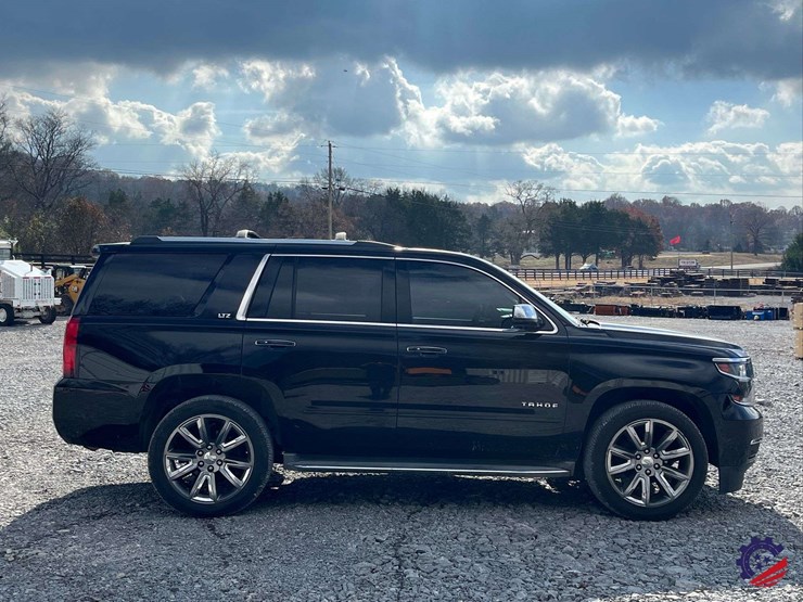 2015-chevrolet-tahoe-ltz-image-5