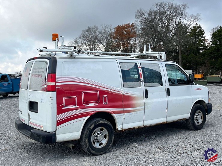 2012-chevrolet-express-van-image-4