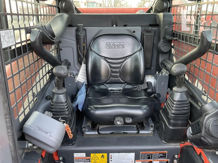 2021-kubota-ssv65-image-16