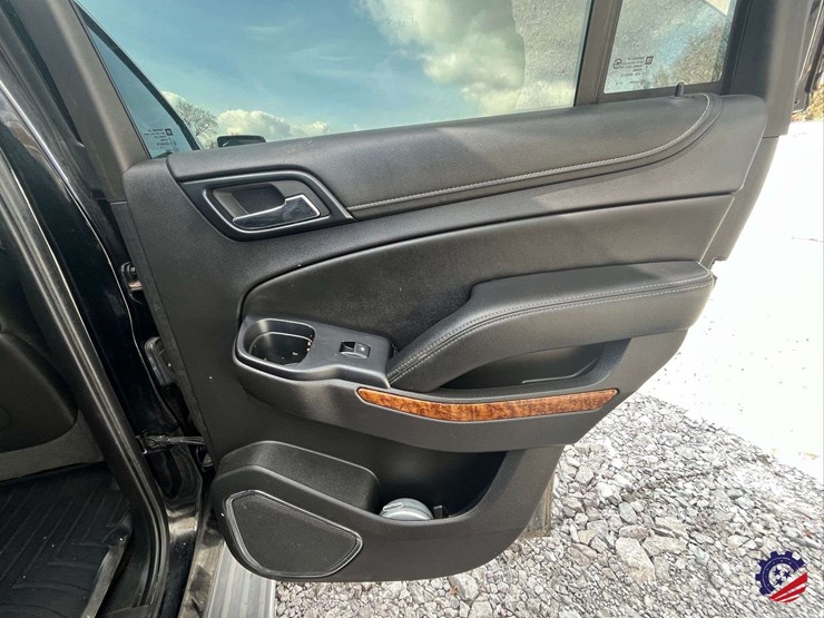 2015-chevrolet-tahoe-ltz-image-41