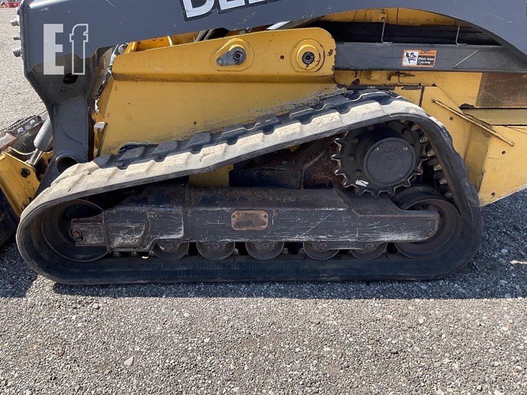 2017-deere-331g-image-12