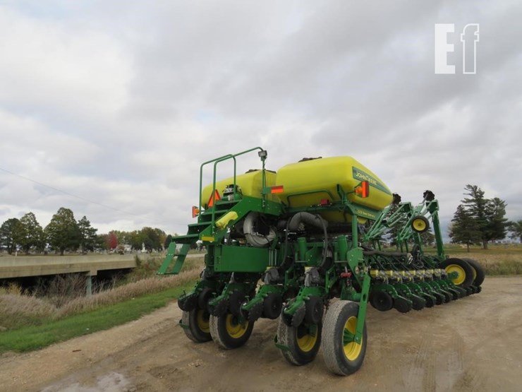 2012-john-deere-1770nt-image-4