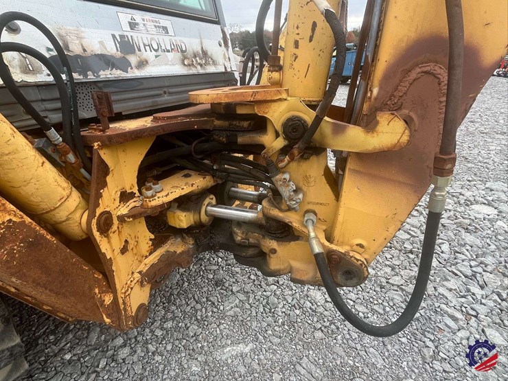 new-holland-575e-image-24