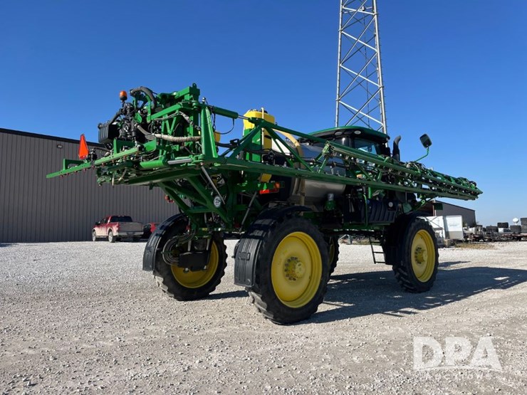2019-john-deere-r4038-image-10