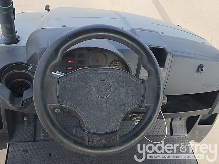 2019-club-car-carryall-1700-image-209