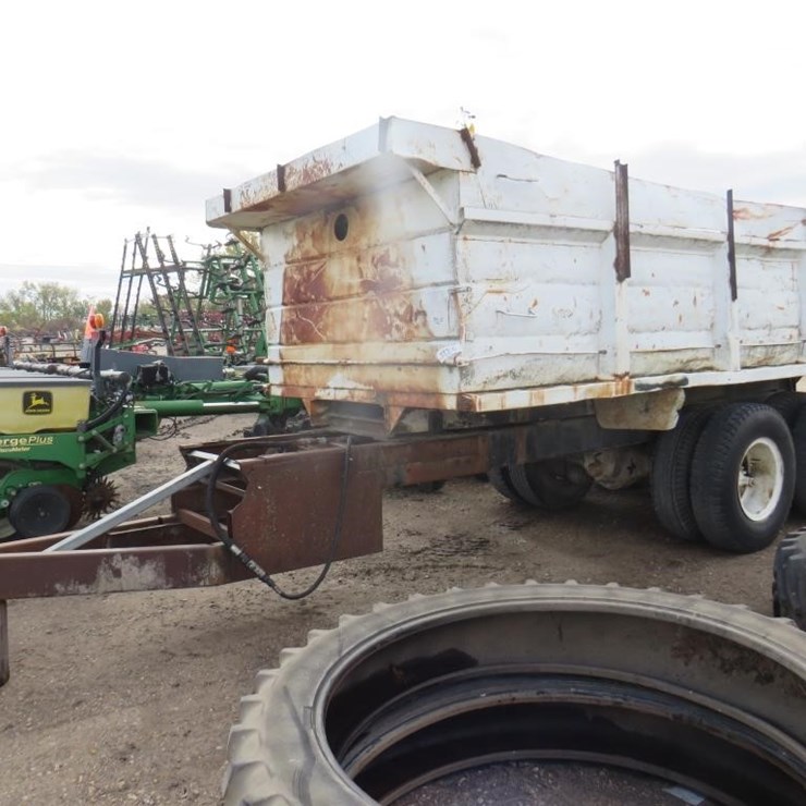 HOMEMADE DUMP TRAILER