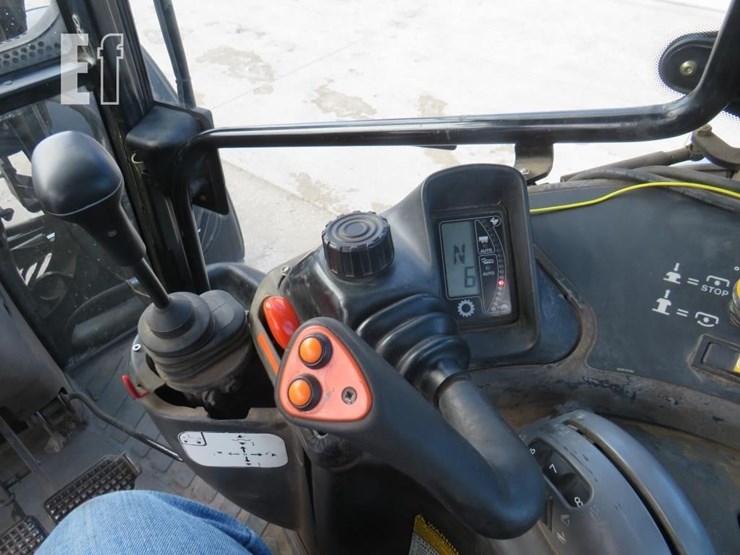 new-holland-tm150-image-21