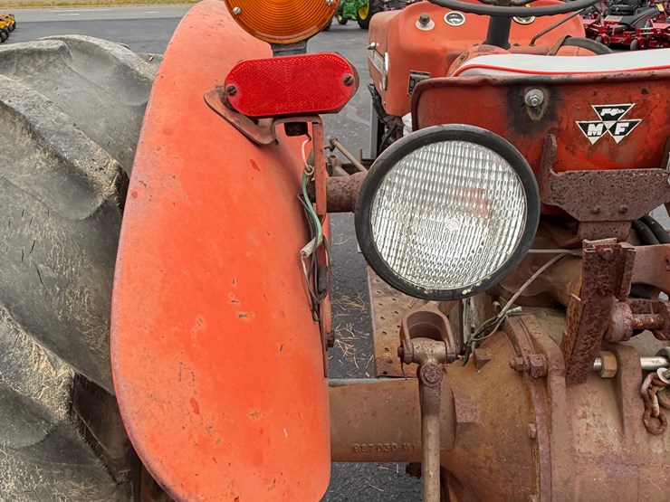 massey-ferguson-135-image-16