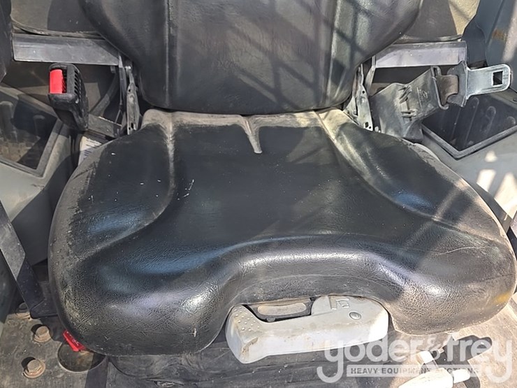 2021-bobcat-t595-image-72