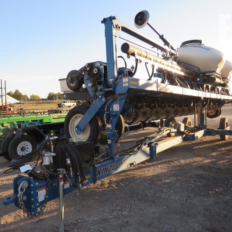 2011 KINZE 3600