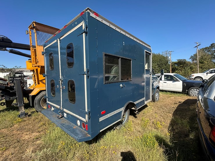 1991-chevrolet-c30-image-3