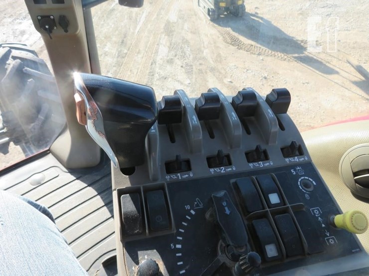 case-ih-mx230-image-18