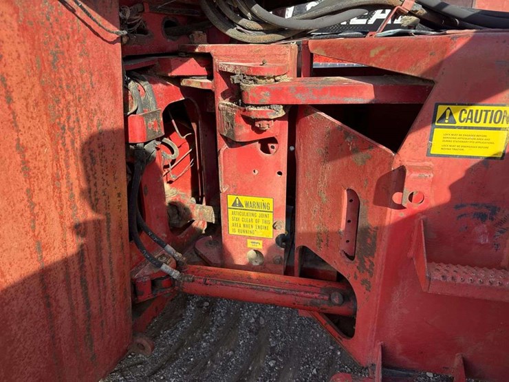 1983-versatile-835-image-19