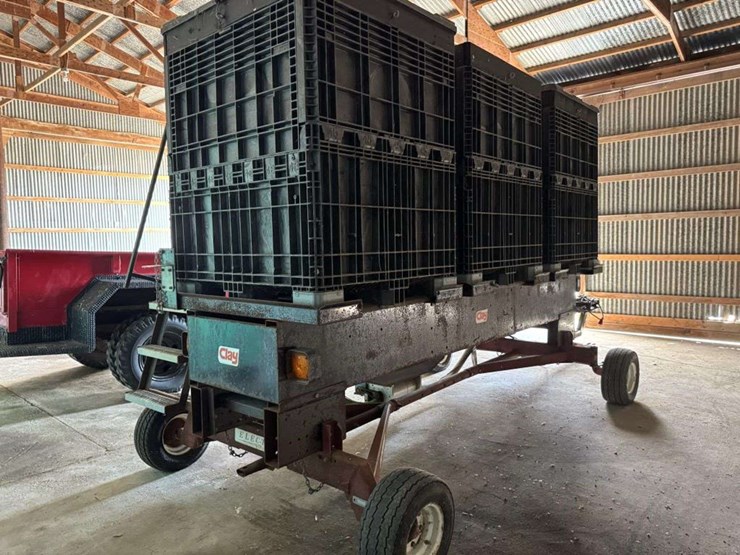 clay-seed-box-trailer-image-2