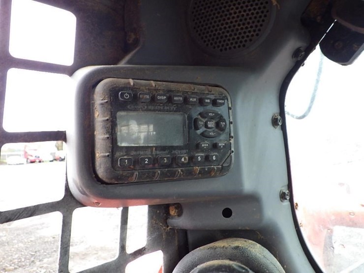 kubota-ssv65-image-22