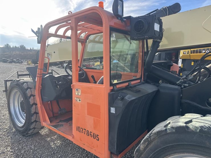 2015-jlg-g6-42a-image-10