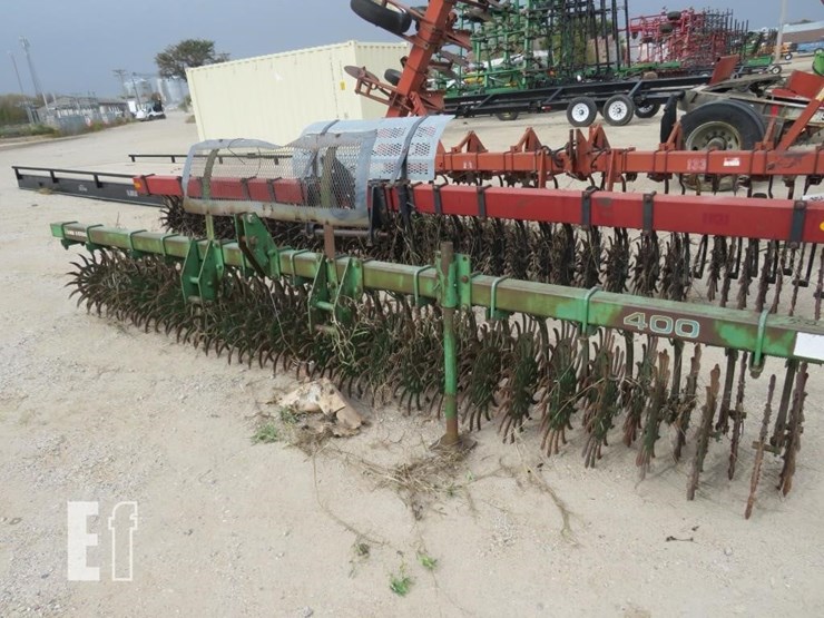 john-deere-400-image-1