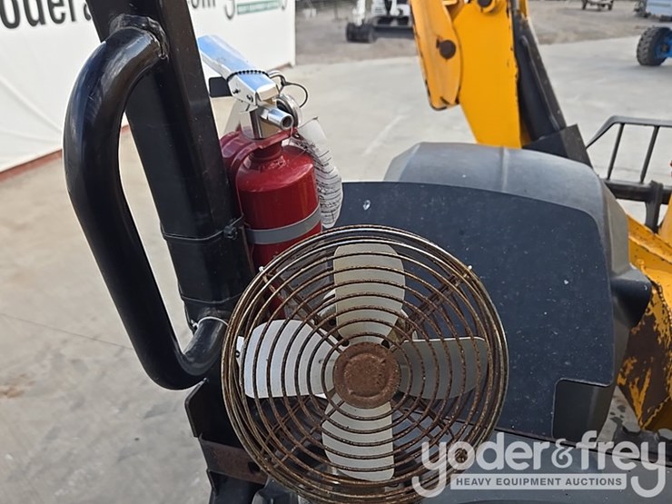 2017-jcb-512-56-image-128