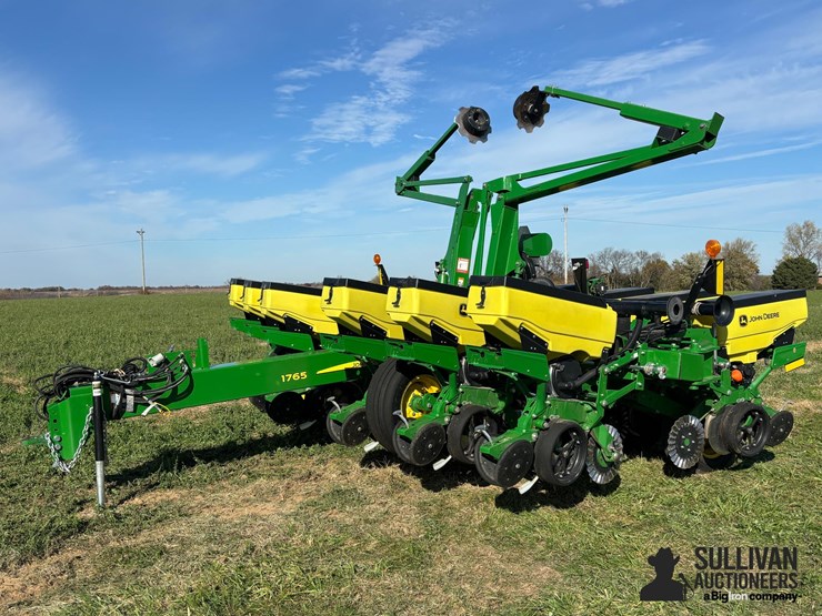 2021-john-deere-1765-image-1