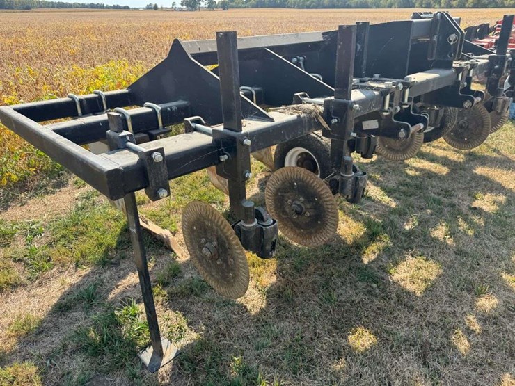 6-shank-tillage-toolbar-image-3