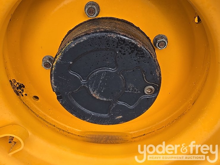 2017-jcb-512-56-image-39