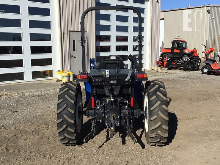 2017-new-holland-workmaster-40-image-7