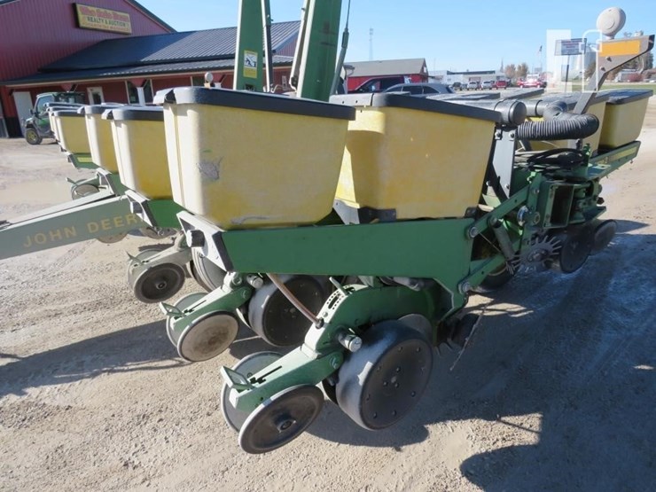 john-deere-7200-image-16