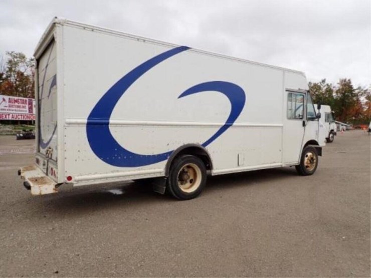 2015-freightliner-mt55-image-5