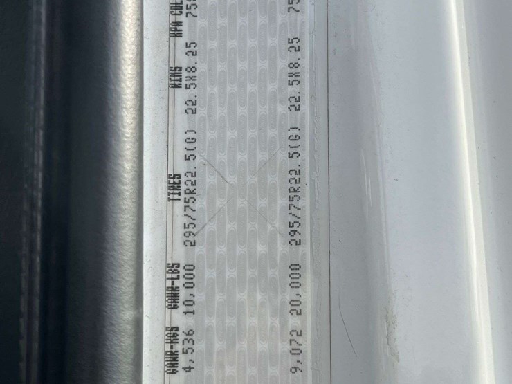 2005-freightliner-m2-business-class-s/a-water-truck-image-69