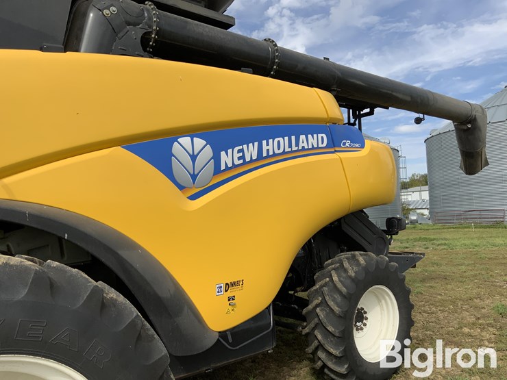 2013-new-holland-cr7090-image-9