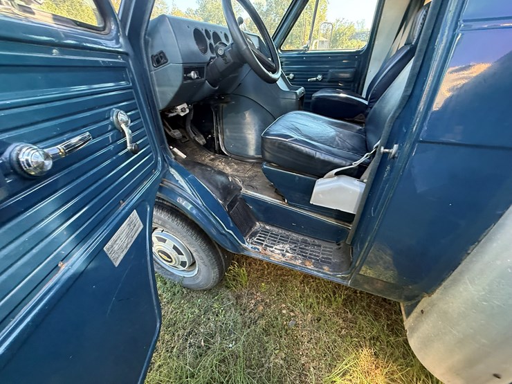 1991-chevrolet-c30-image-54