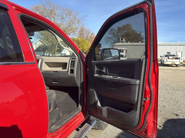 2010-dodge-ram-1500-image-40